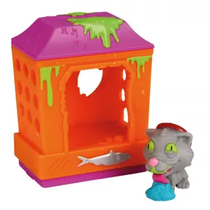 The rude mascot and booth Giochi Preziosi Basurillas image-1