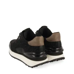 Formadoras de mulheres Gioseppo Binsfeld image-2