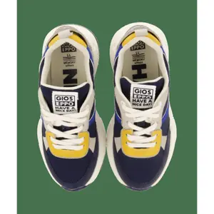 Children's sneakers image-3