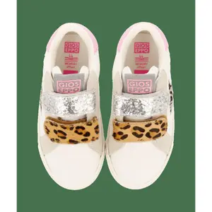 Children's sneakers image-2