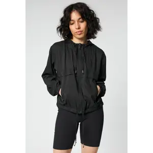Women's hooded windbreaker Girlfriend Collective Allie image-1