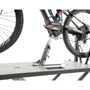 Bord - Reparationsställ för elcyklar med batteridrift Gist image-5