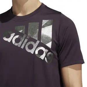 Camiseta adidas Tokyo Badge of Sport image-2