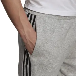 Pantalón de chándal adidas Essentials Logo Colorblock Cuff image-3