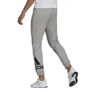 Hosen adidas Essentials Fleece Tapered Cuff Logo image-4
