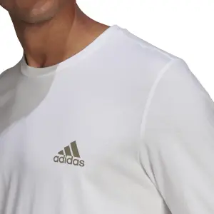 Camiseta adidas Worldwide Sport Front and Back Graphic image-0