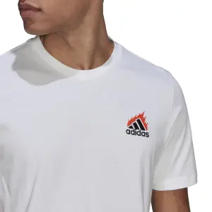 Camiseta adidas Embroidered Lit Logo Graphic image-6