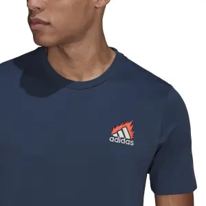 Camiseta adidas Embroidered Lit Logo Graphic image-6