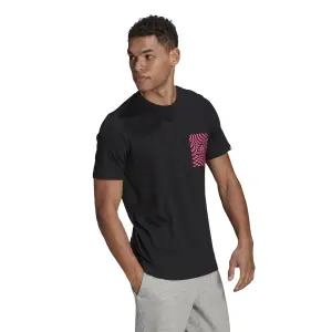 Camiseta adidas Race Flag Front and Back Graphic image-4