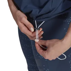 Camiseta de mujer adidas Sportswear Adjustable Badge of Sport image-0