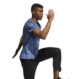 Camiseta adidas Tech Gradient image-3