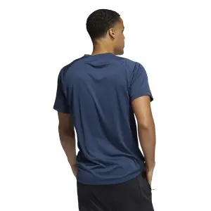 Camiseta adidas Freelift Badge of Sport Graphic image-2