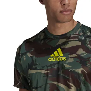 Camiseta adidas Designed To Move Aeroready Camouflage Graphic image-5
