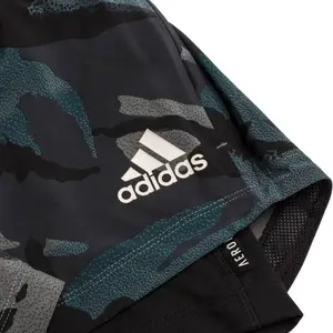 Pantaloncini da donna adidas ZNE AOP Aeroready image-6