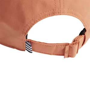 Gorra de béisbol ligera con logotipo metálico adidas image-5