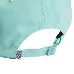 Gorra de béisbol ligera con logotipo metálico adidas image-5