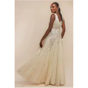 Lång ärmlös palettklänning med handdekorerade paljetter dam Goddiva Sunray image-1