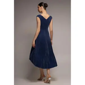 Asymetryczna sukienka na ramiączkach damska Goddiva Lurex image-1