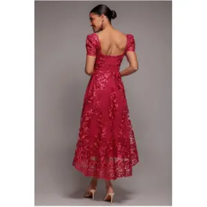Robe moulante midi asymétrique en dentelle brodée à col festonné femme Goddiva image-1
