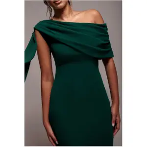 Lång Asymmetrisk Bodycon Klänning med Bälte Dam Goddiva image-2