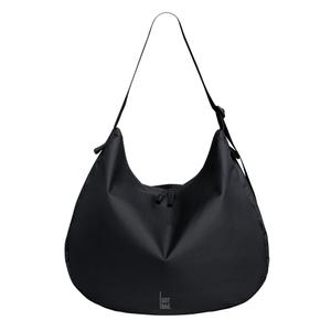 ba0191mo-100-schultertasche-got-bag-curved-blackmonochrome-21-l