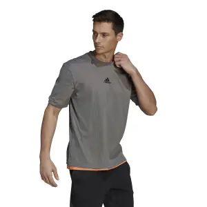 Camiseta adidas Sportswear 2 Layers image-2