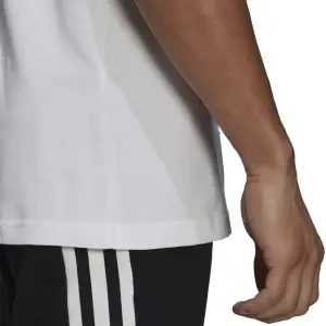 Camiseta adidas Camo BOS Graphic image-6