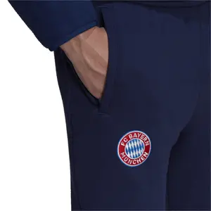 Jogginghose Bayern Munich Travel image-5
