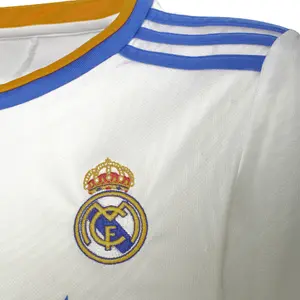 Børnehjemmets trøje Real Madrid 2021/22 image-3