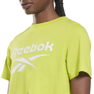 Camiseta crop top de mujer Reebok Identity image-3