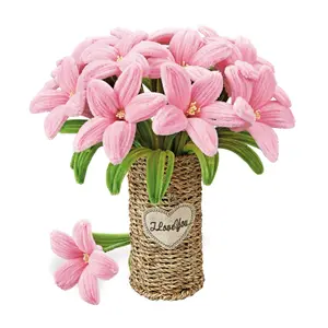 Bouquet mit Korbvasen DIY Lilien Rosen Green Slide