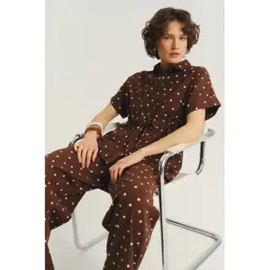 Bluse mit kontrastierenden Punkten Damen Greenpoint image-3