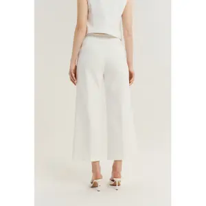 Elegant Women's Trousers Greenpoint image-2