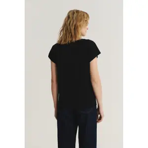T-shirt featuring a stunning woman Greenpoint Regular January image-1