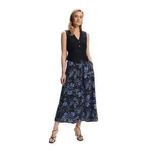 Women's skirt Greenpoint image-1