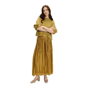 Long skirt woman Greenpoint image-1