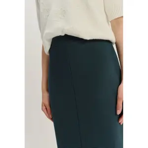 Classic Women's Skirt Greenpoint image-3