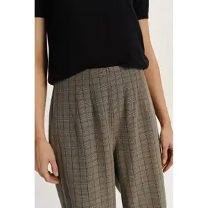 Women's Classic Check Trousers Greenpoint image-3