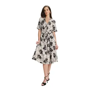 Women's dress Greenpoint image-1