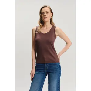 Women's Universal Tank Top Greenpoint image-1