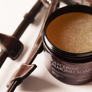 Sæbe til rideskindsudstyr med mandel og glycerin Grooming Deluxe