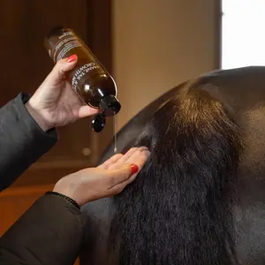 Cuidado de las crines de los caballos Grooming Deluxe Serum image-5