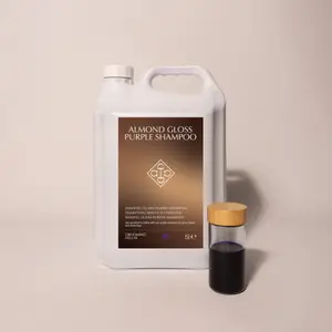 Shampoing pour cheval mauve à l'amande Grooming Deluxe image-2