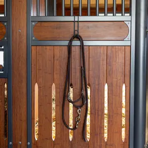 Stable Hook Accessory Grooming Deluxe image-2