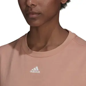 Camiseta de mujer adidas Essentials Boyfriend Cut image-6