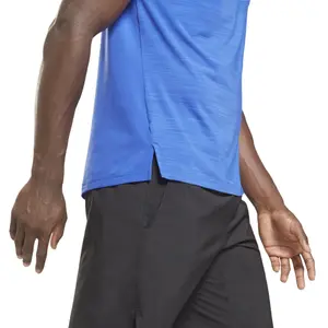 Camiseta Reebok Activchill Move Tech Style image-4