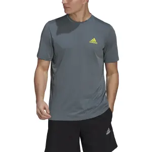 Camiseta adidas D2M Feel Ready image-3