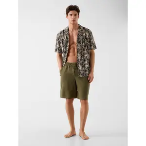 Camisa de manga curta Guess Exotic Print image-3