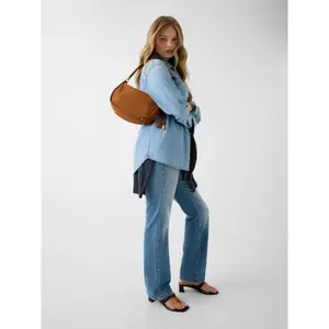 Women's shoulder Bag Guess Danya Hobo image-3