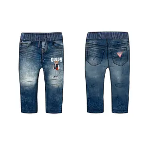 Boy's regular fit jeans

 Guess image-1